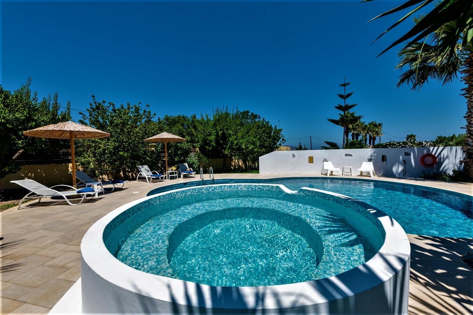 Xenos Villa 2 With A Private Pool,Near The Sea Тигаки Экстерьер фото