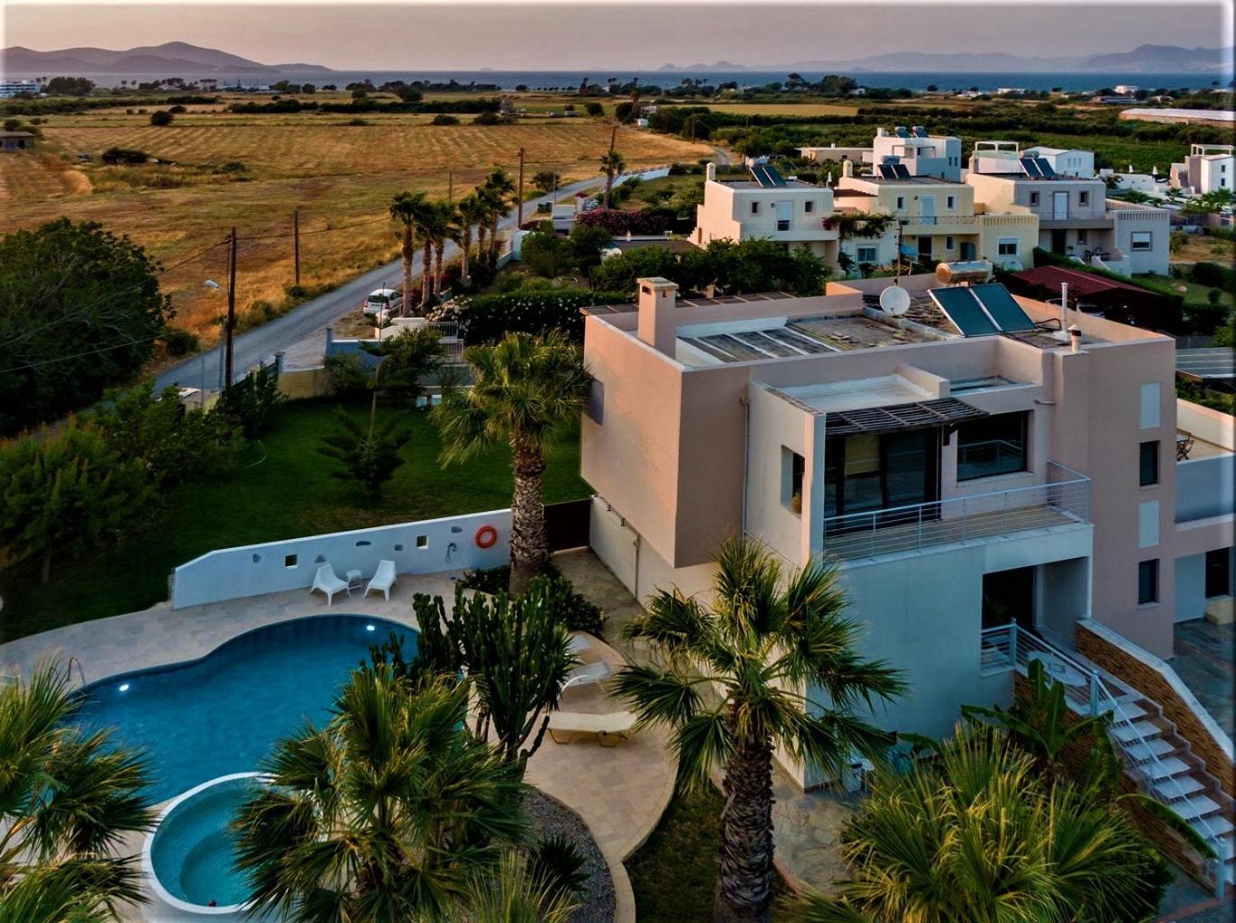 Xenos Villa 2 With A Private Pool,Near The Sea Тигаки Экстерьер фото
