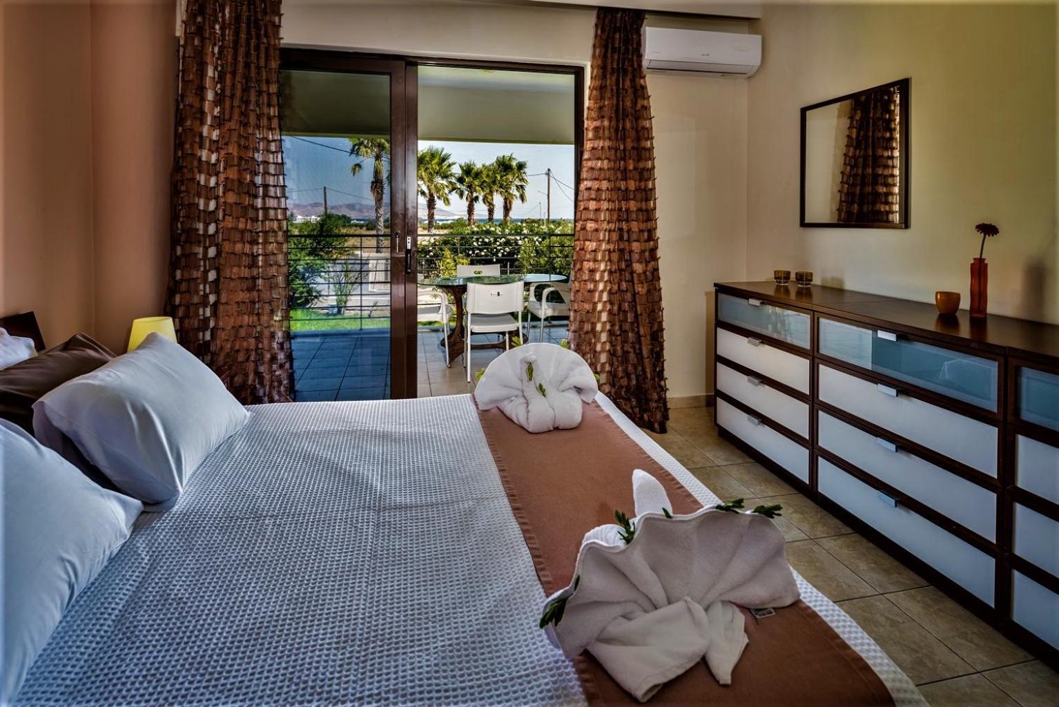 Xenos Villa 2 With A Private Pool,Near The Sea Тигаки Экстерьер фото